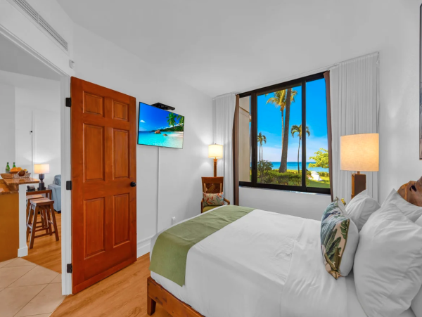 Luxurious 4-Bedroom Maui Retreat in Kaanapali